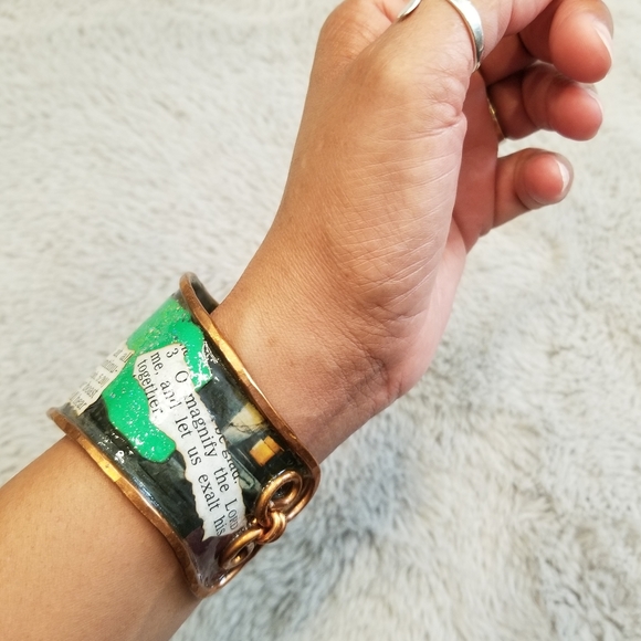 Psalms 34 Cuff - Picture 3 of 15